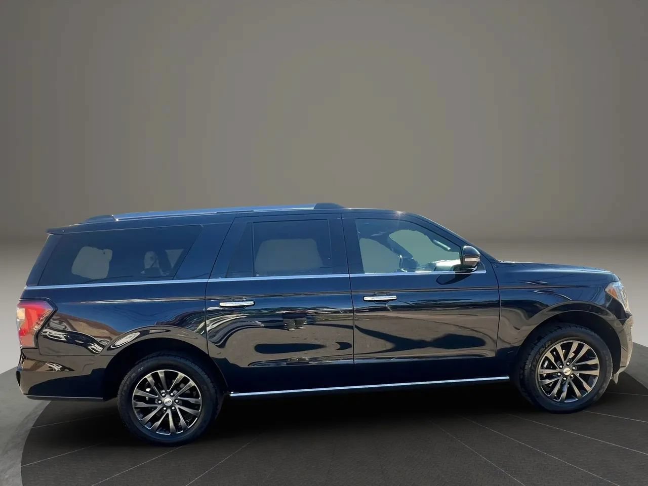 Used 2021 Ford Expedition Max Limited AWD/4WD image 6
