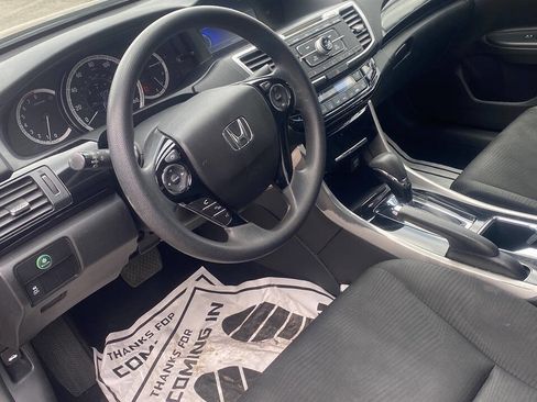 Used 2017 Honda Accord LX image 19