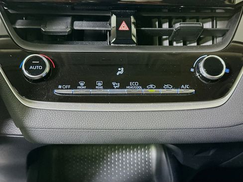 Used 2022 Toyota Corolla LE image 22