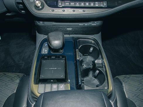 Used 2019 Lexus LS 500 F Sport w/ Accessory Package (Z2) AWD/4WD image 18