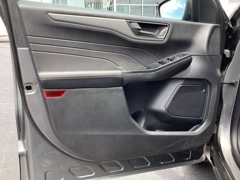 Used 2025 Ford Escape Active AWD/4WD image 29