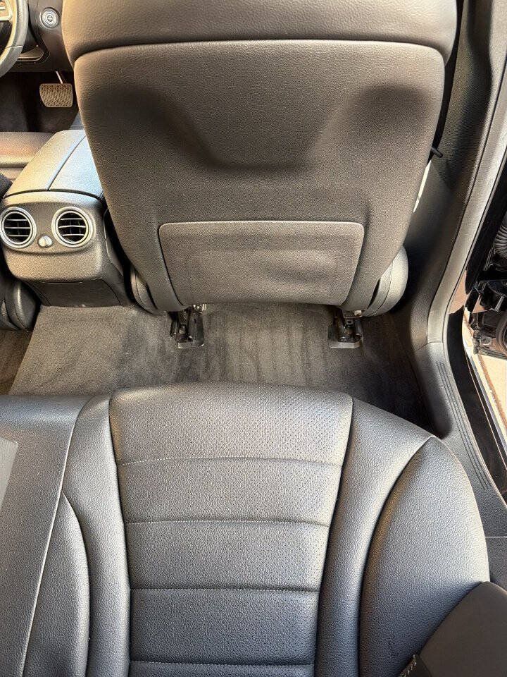 Used 2020 Mercedes-Benz C 300 Sedan image 31
