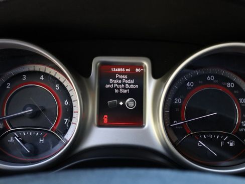 Used 2020 Dodge Journey SE w/ Blacktop Package image 29