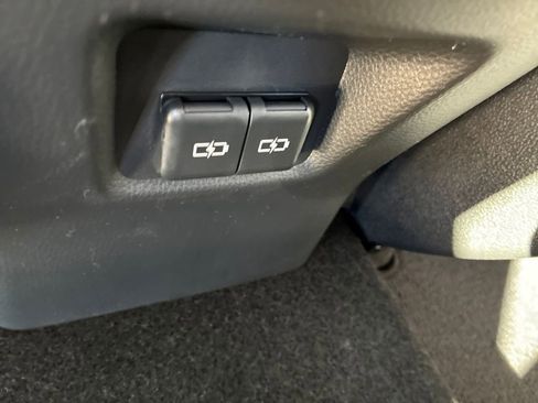 New 2025 Toyota RAV4 XLE image 32