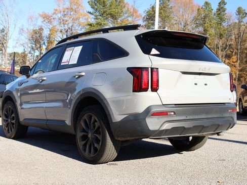 Used 2023 Kia Sorento X-Line EX image 3