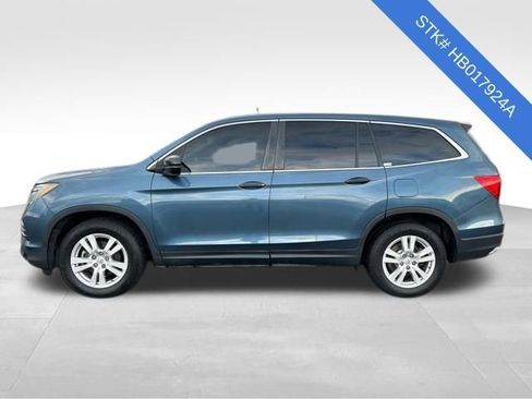 Used 2017 Honda Pilot LX image 4