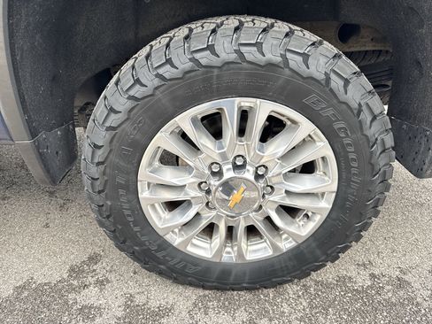 Used 2021 Chevrolet Silverado 2500 High Country w/ Z71 Off-Road Package image 32