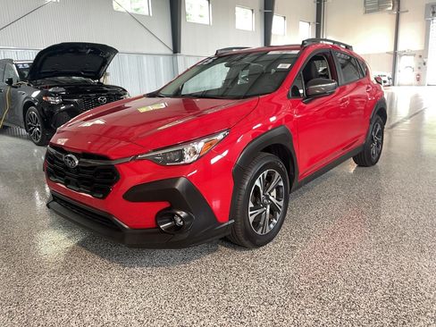 Used 2025 Subaru Crosstrek 2.5i Premium AWD/4WD image 2