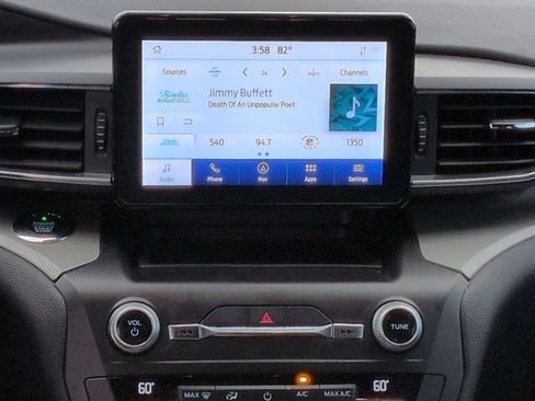 Used 2020 Ford Explorer XLT w/ Equipment Group 202A RWD image 18