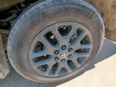 Used 2025 Toyota Tundra Platinum AWD/4WD image 17