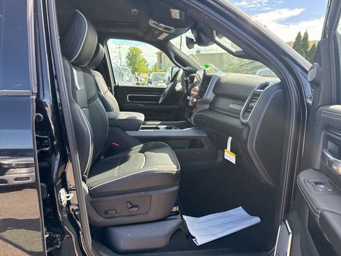 New 2026 RAM 2500 Laramie AWD/4WD image 26