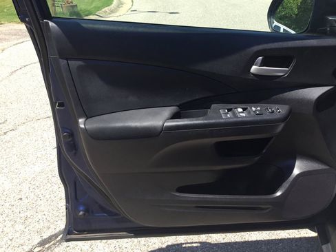 Used 2015 Honda CR-V LX image 14