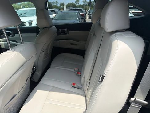 Certified 2025 Kia Sorento S FWD image 21