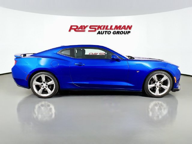 Used 2017 Chevrolet Camaro SS RWD image 8