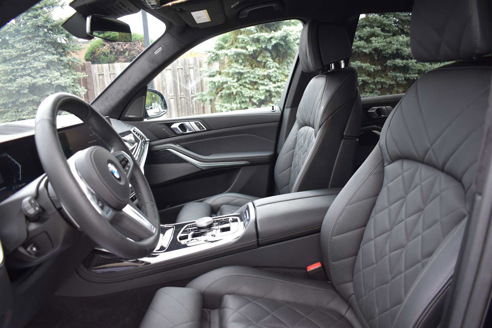 Used 2024 BMW X7 xDrive40i w/ M Sport Package AWD/4WD image 20