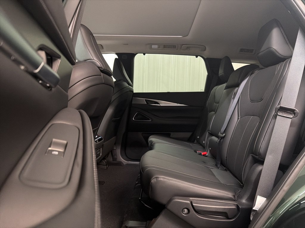 Certified 2026 INFINITI QX60 Luxe w/ Cargo Package FWD image 32
