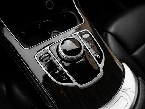 Used 2018 Mercedes-Benz GLC 350e 4MATIC image 26