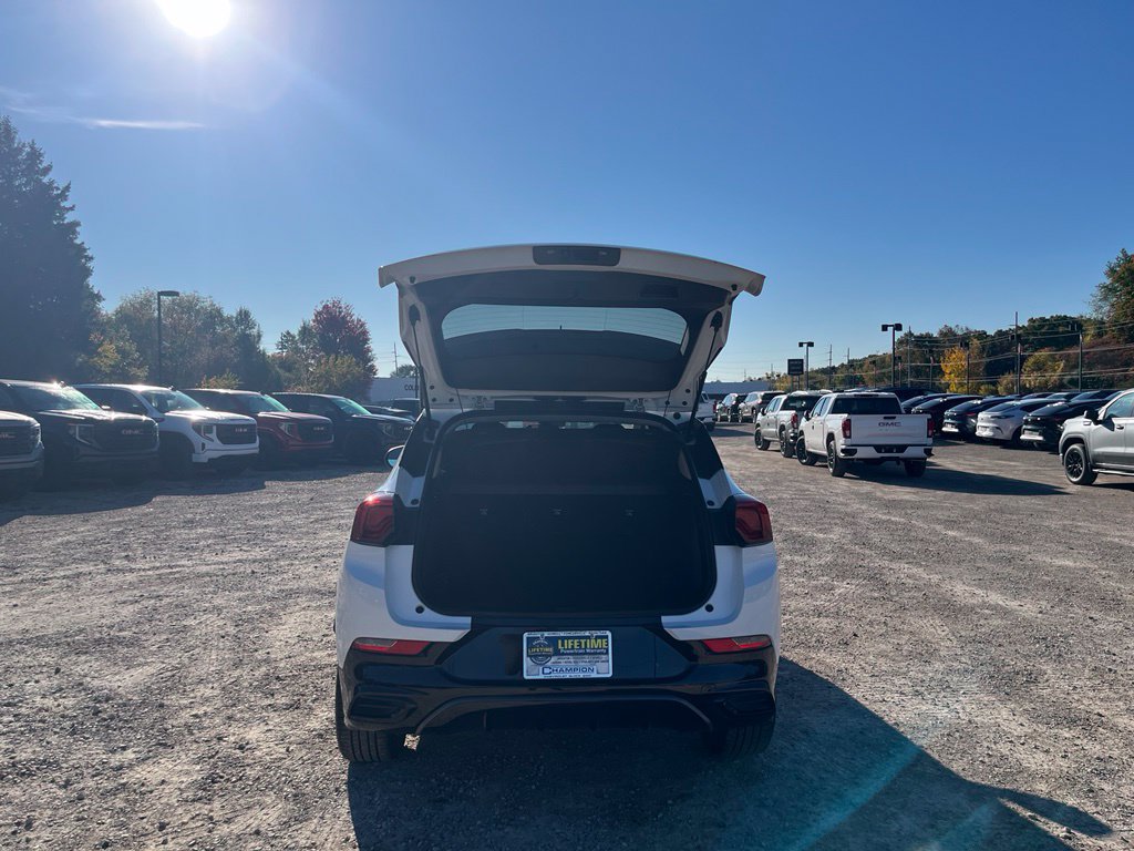 Used 2024 Buick Encore GX Sport Touring FWD image 8