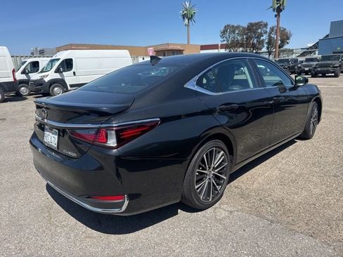 Used 2024 Lexus ES 300h w/ Premium Package image 5