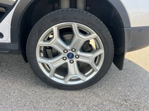 Used 2018 Ford Escape Titanium w/ Ford Safe & Smart Package AWD/4WD image 17