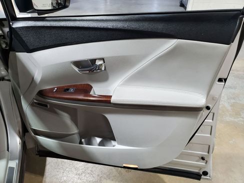 Used 2012 Toyota Venza Limited image 17