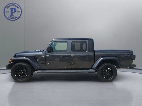 Used 2021 Jeep Gladiator Sport AWD/4WD image 4