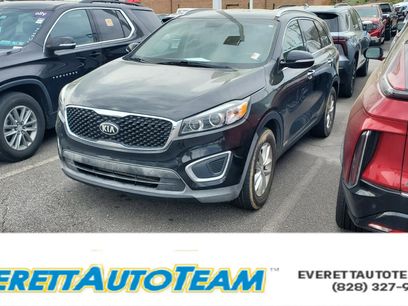 Used 2017 Kia Sorento LX w/ LX Convenience Package