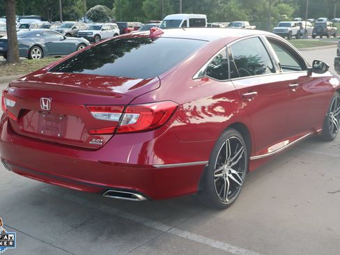 Used 2022 Honda Accord Touring image 3