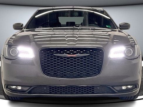 Used 2021 Chrysler 300 S image 2