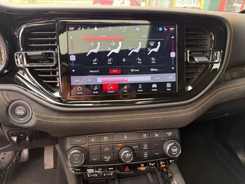 Used 2023 Dodge Durango R/T w/ Hemi Orange Plus Package AWD/4WD image 20