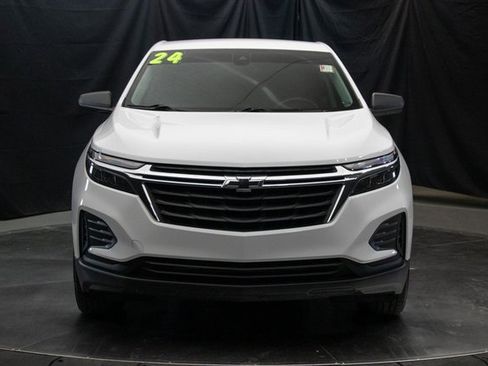 Used 2024 Chevrolet Equinox LS w/ LS Convenience Package image 4