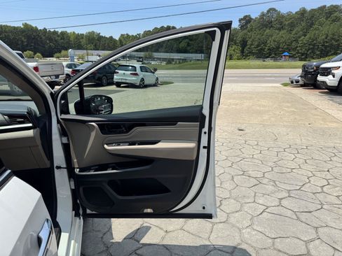 Used 2023 Honda Odyssey Elite image 19