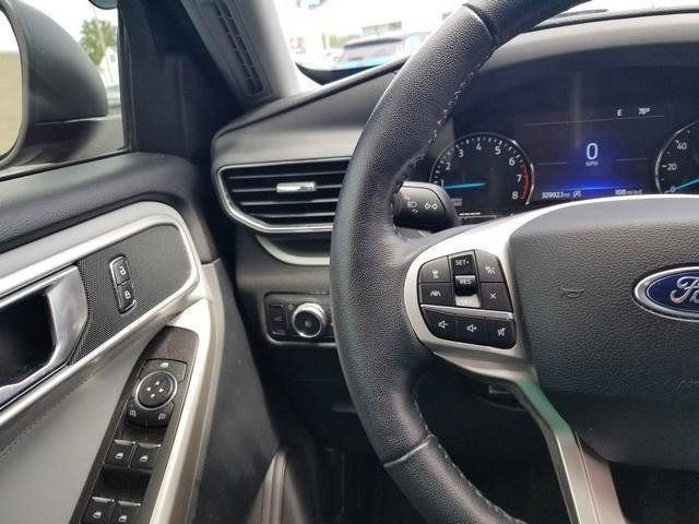 Used 2021 Ford Explorer XLT w/ Equipment Group 202A AWD/4WD image 26