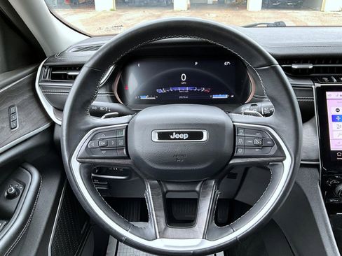 Certified 2022 Jeep Grand Cherokee Limited w/ MOPAR Finishing Package image 13