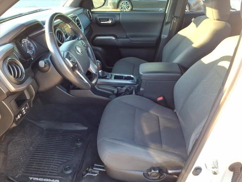 Used 2019 Toyota Tacoma TRD Off-Road image 5