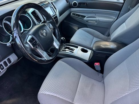 Used 2015 Toyota Tacoma PreRunner w/ SR5 Package RWD image 10