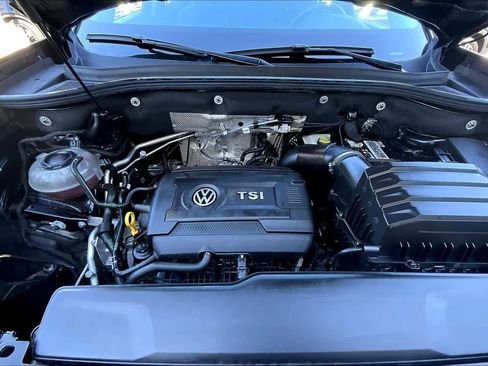 Used 2023 Volkswagen Atlas Cross Sport SE image 31