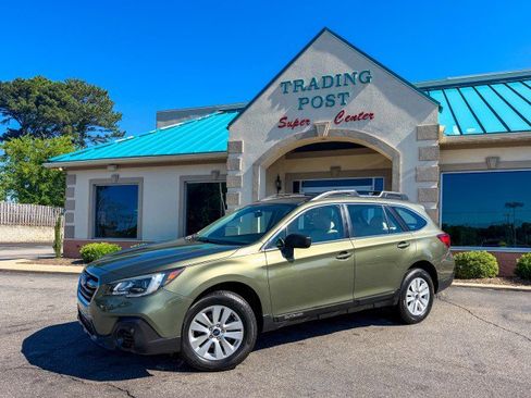 Used 2018 Subaru Outback 2.5i AWD/4WD image 3