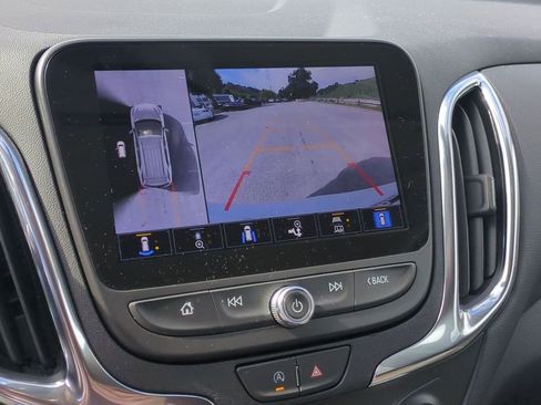 Used 2023 Chevrolet Equinox LT image 12