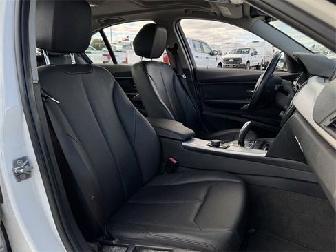 Used 2014 BMW 320i xDrive Sedan image 28