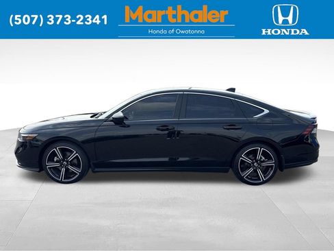 Used 2025 Honda Accord Sport image 2
