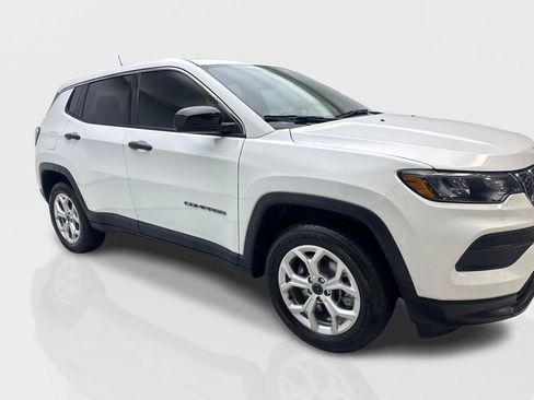 Used 2025 Jeep Compass Sport AWD/4WD image 12