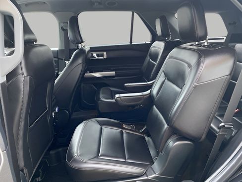 Used 2023 Ford Explorer XLT w/ Equipment Group 202A image 12