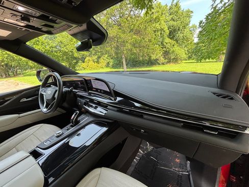Used 2024 Cadillac Escalade Sport w/ LPO, ONYX Package AWD/4WD image 27