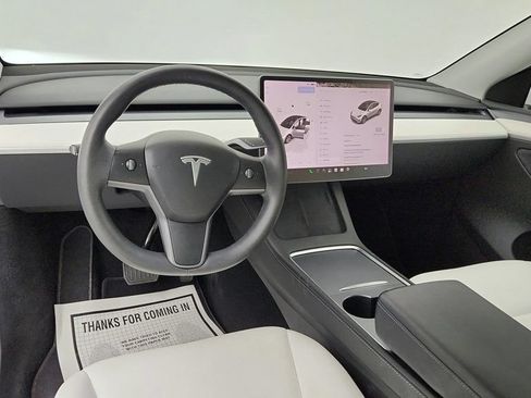 Used 2023 Tesla Model Y AWD image 11