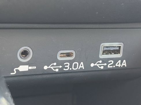 Used 2025 Subaru Outback Premium image 20