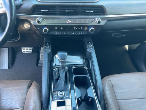 Used 2022 Kia Telluride SX w/ SX Prestige Package image 18