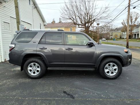 Used 2020 Toyota 4Runner SR5 image 2