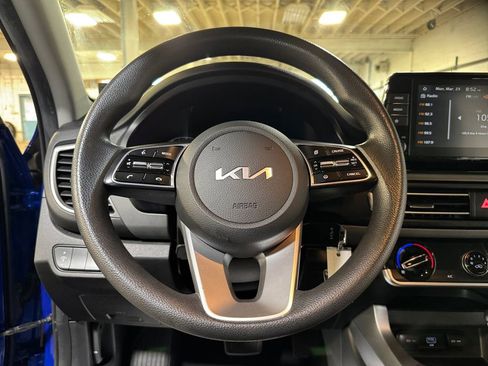 Used 2023 Kia Seltos LX image 15