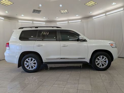 Used 2021 Toyota Land Cruiser image 11